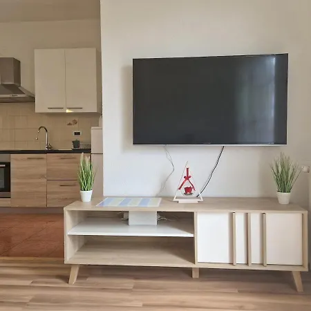 Apartments In Rijeka, Free Parking And Large Terrace, 15Min Drive From The Beach Exterior photo