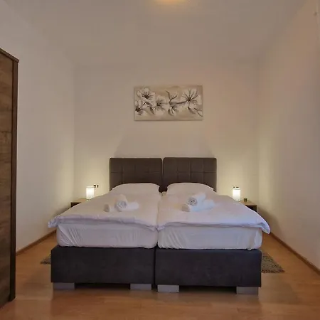 Apartments In Rijeka, Free Parking And Large Terrace, 15Min Drive From The Beach Exterior photo