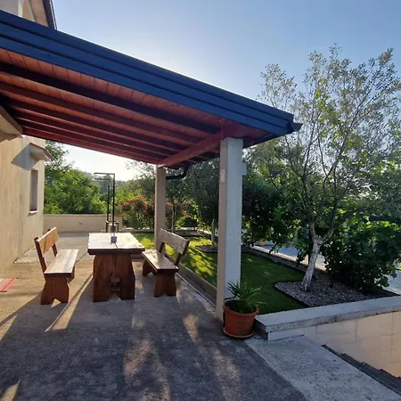Apartments In Rijeka, Free Parking And Large Terrace, 15Min Drive From The Beach Exterior photo