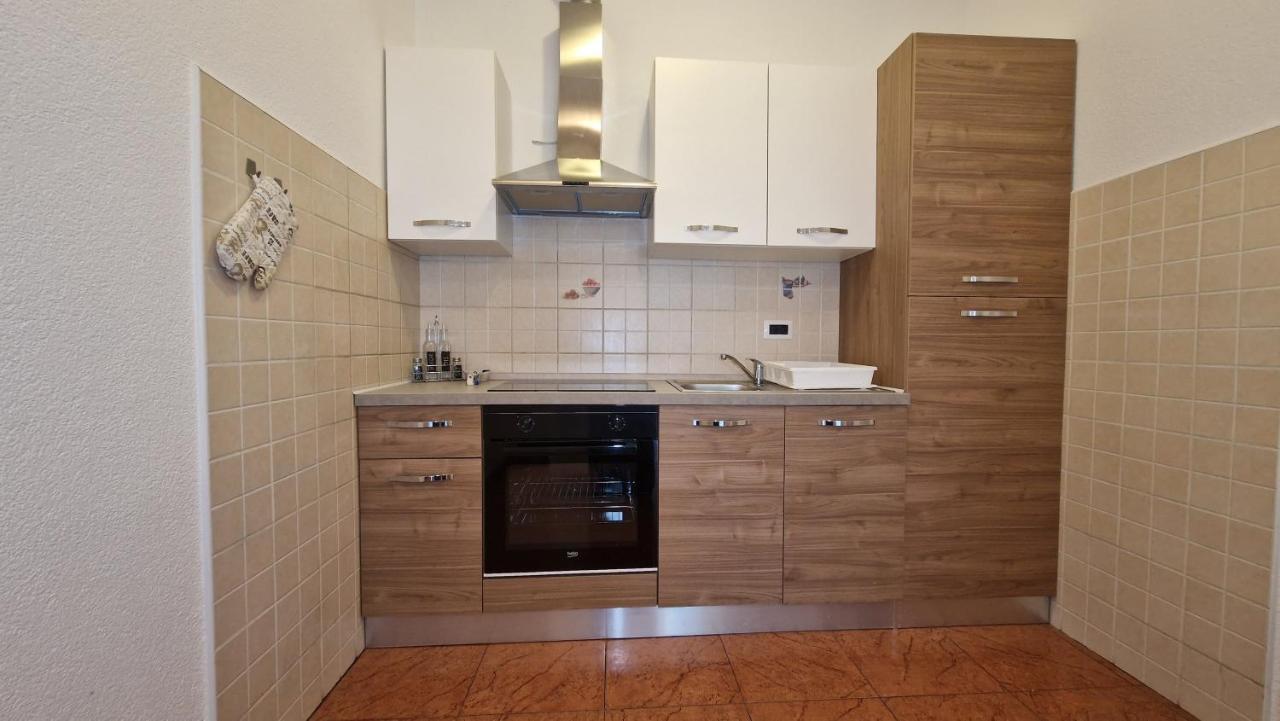 Apartment In Rijeka, Free Parking And Large Terrace, 15min Drive From The Rijeka