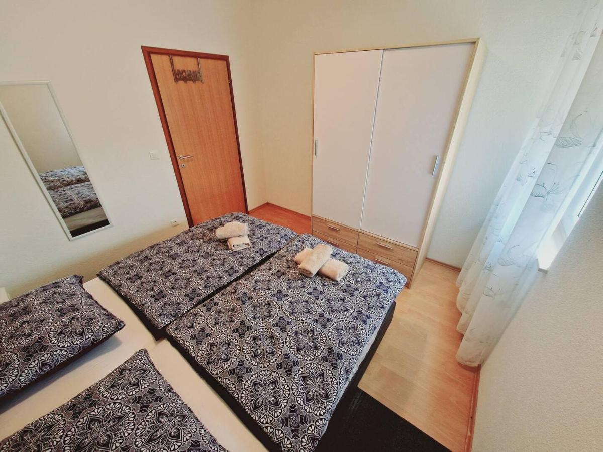 In Rijeka, Free Parking And Large Terrace, 15min Drive From The * Rijeka