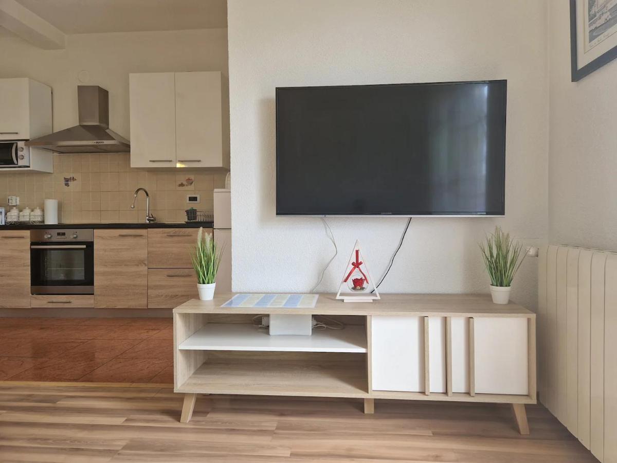 Apartment In Rijeka, Free Parking And Large Terrace, 15min Drive From The *