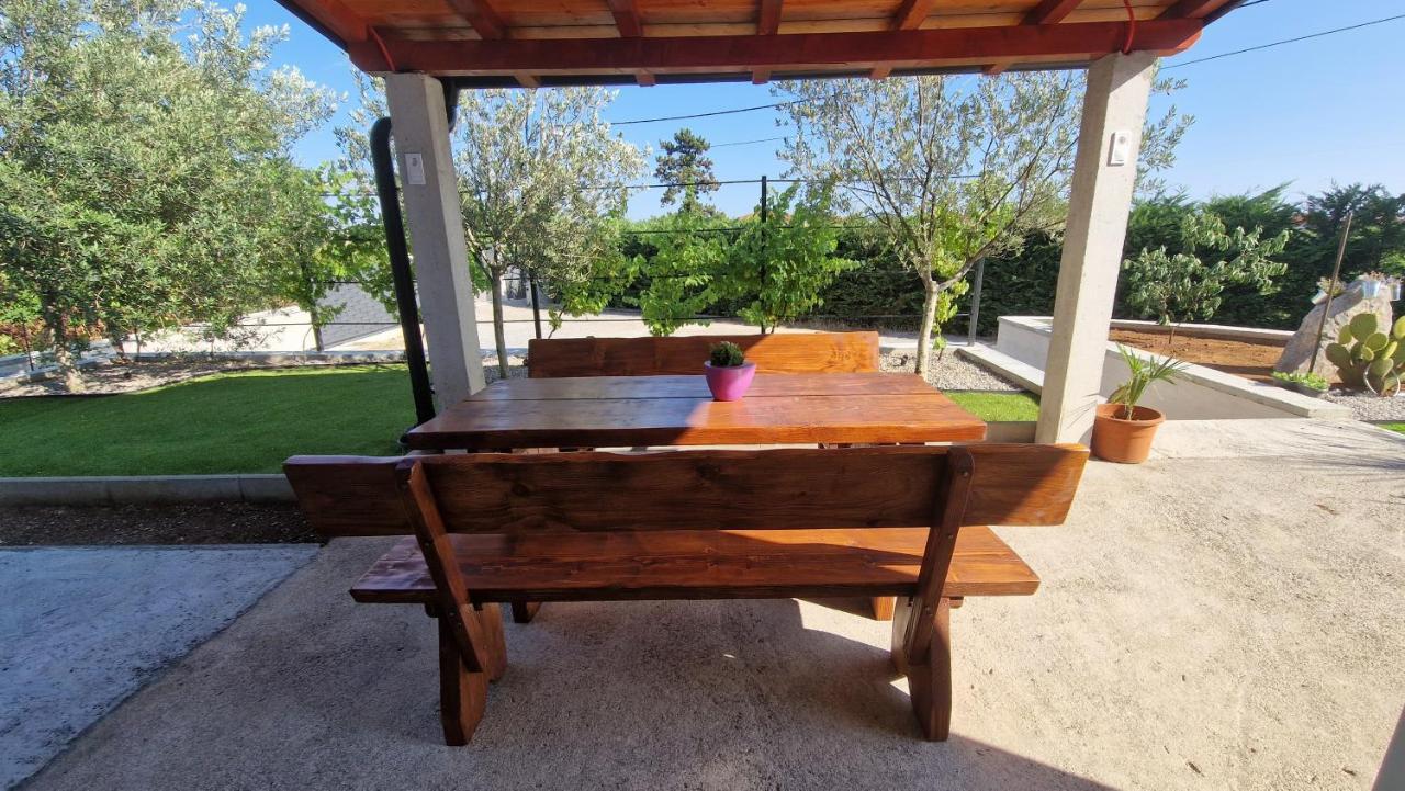 In Rijeka, Free Parking And Large Terrace, 15min Drive From The Apartment *